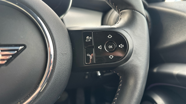 MINI Hatchback 1.5 Cooper Exclusive Premium 3dr Auto Petrol Hatchback